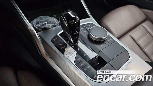 BMW 3-Series 2022 — photo 9