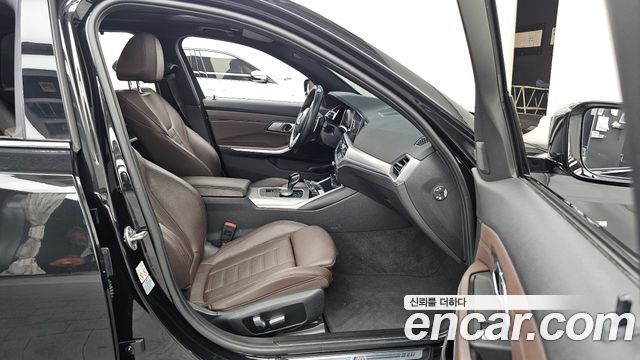BMW 3-Series 2022 — photo 11