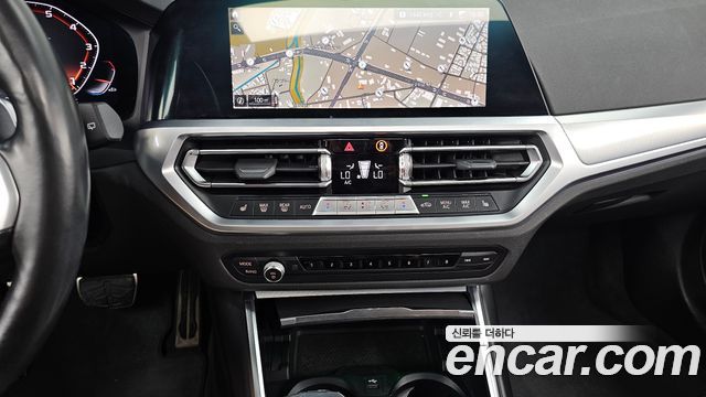 BMW 3-Series 2022 — photo 14