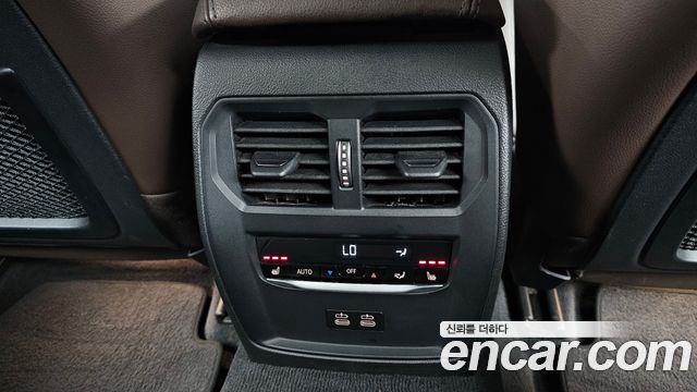 BMW 3-Series 2022 — photo 19