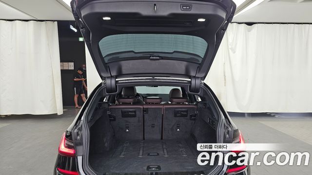 BMW 3-Series 2022 — photo 20
