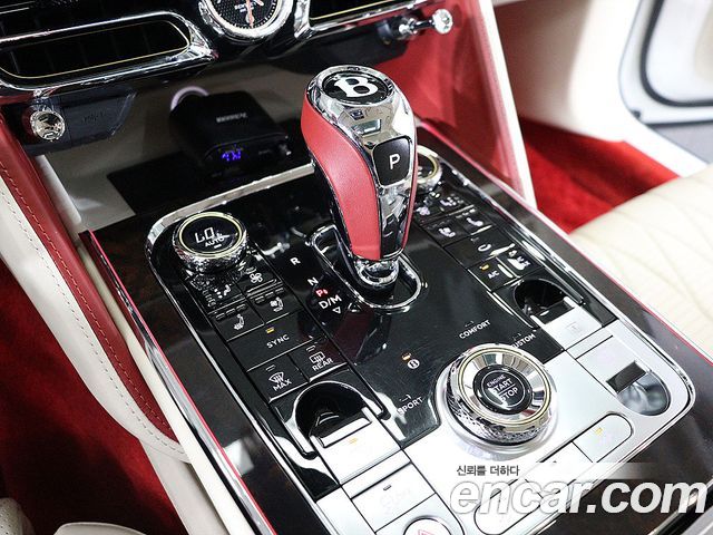 Bentley Flying Spur 2021 — photo 11