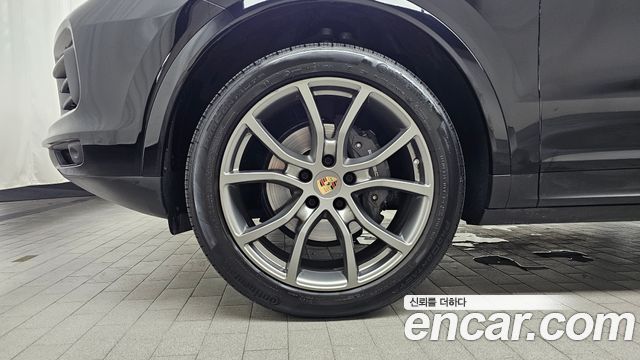 Porsche Cayenne 2023 — photo 5