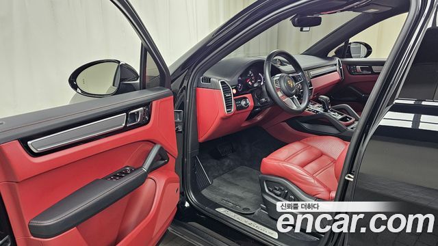 Porsche Cayenne 2023 — photo 10
