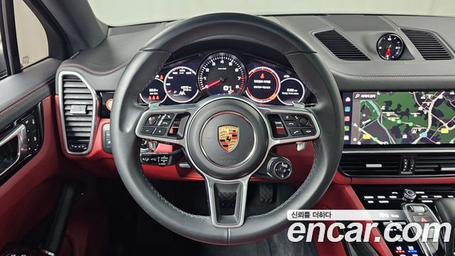 Porsche Cayenne 2023 — photo 12