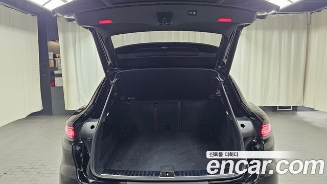 Porsche Cayenne 2023 — photo 20