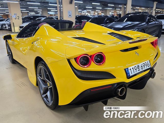 Ferrari F8 2021 — photo 3