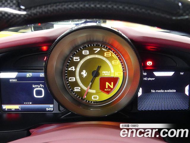 Ferrari F8 2021 — photo 8