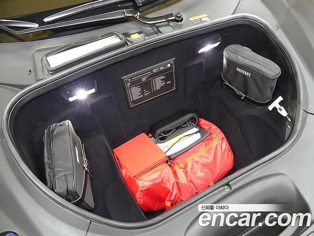 Ferrari F8 2021 — photo 9