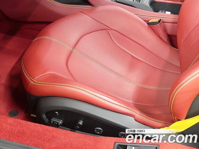 Ferrari F8 2021 — photo 18