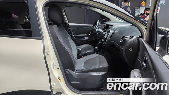Renault Korea QM3 2015 — photo 12