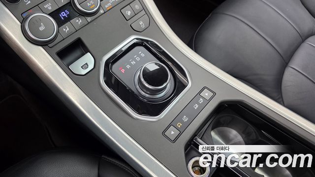 Land Rover Range Rover Evoque 2018 — photo 12