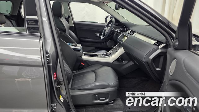 Land Rover Range Rover Evoque 2018 — photo 17