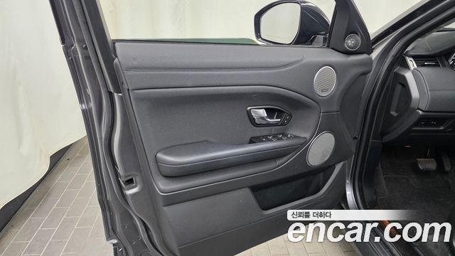 Land Rover Range Rover Evoque 2018 — photo 14