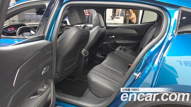 Peugeot 408 2025 — photo 17