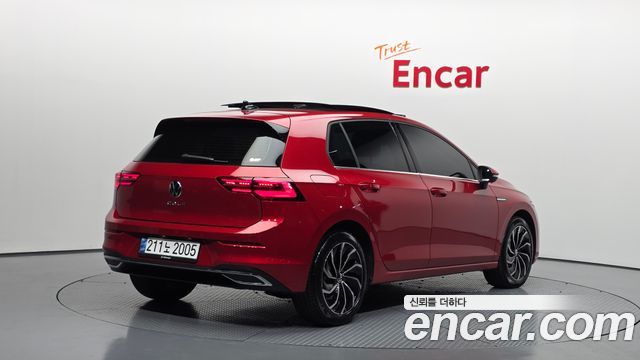 Volkswagen Golf 2024 — photo 2
