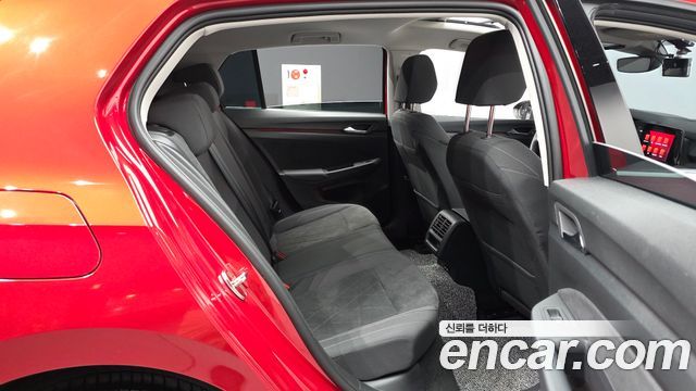 Volkswagen Golf 2024 — photo 18