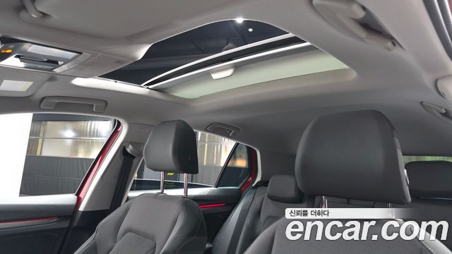 Volkswagen Golf 2024 — photo 25
