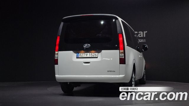 Hyundai Staria 2023 — photo 4