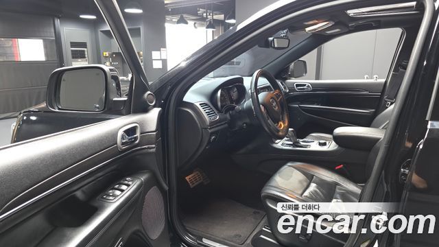 Jeep Cherokee 2018 — photo 13