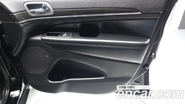 Jeep Cherokee 2018 — photo 14