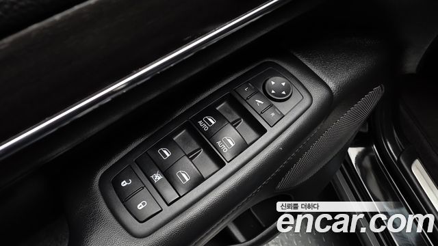 Jeep Cherokee 2018 — photo 29