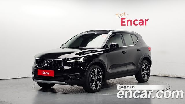 Volvo XC40 2022 — photo 1