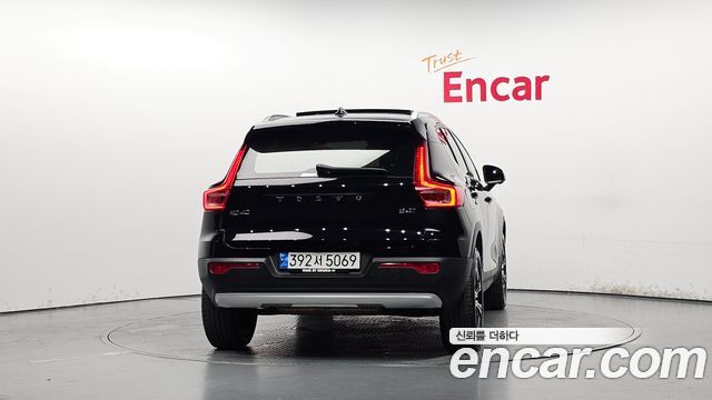 Volvo XC40 2022 — photo 4
