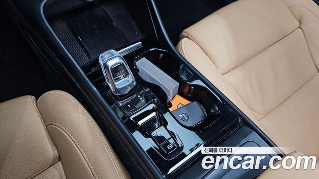 Volvo XC40 2022 — photo 12