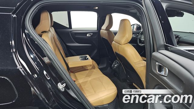 Volvo XC40 2022 — photo 18