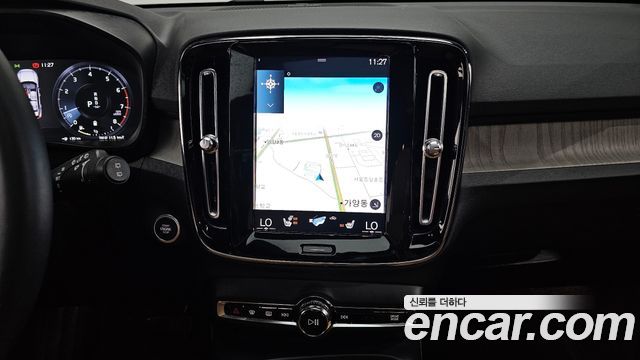 Volvo XC40 2022 — photo 20