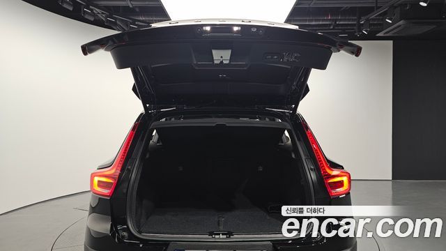 Volvo XC40 2022 — photo 26
