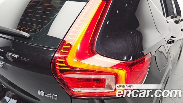 Volvo XC40 2022 — photo 9