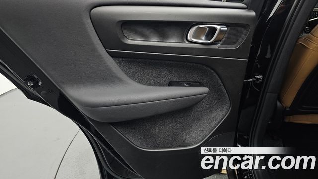 Volvo XC40 2022 — photo 15