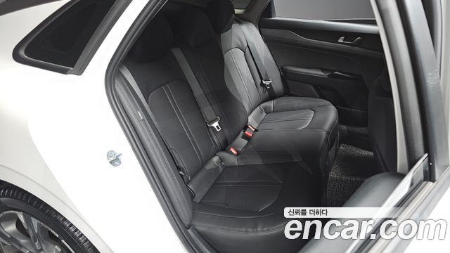 Kia K5 2022 — photo 17