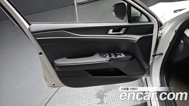 Kia K5 2022 — photo 14