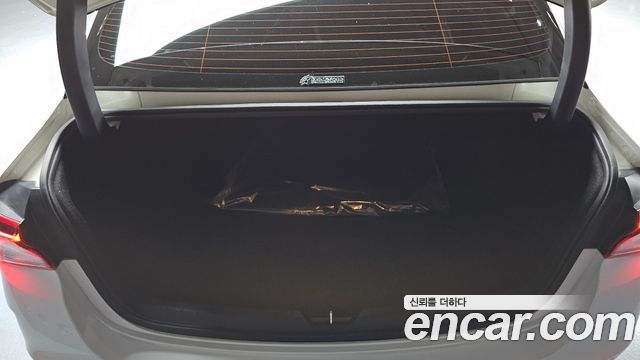 Kia K5 2022 — photo 31