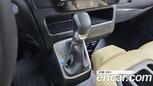 Hyundai Staria 2023 — photo 12