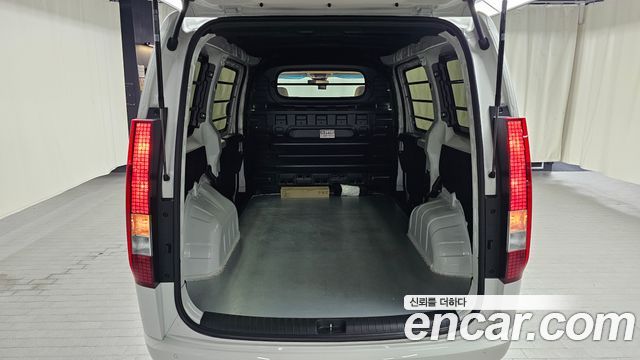 Hyundai Staria 2023 — photo 21