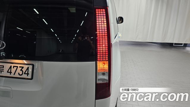 Hyundai Staria 2023 — photo 9