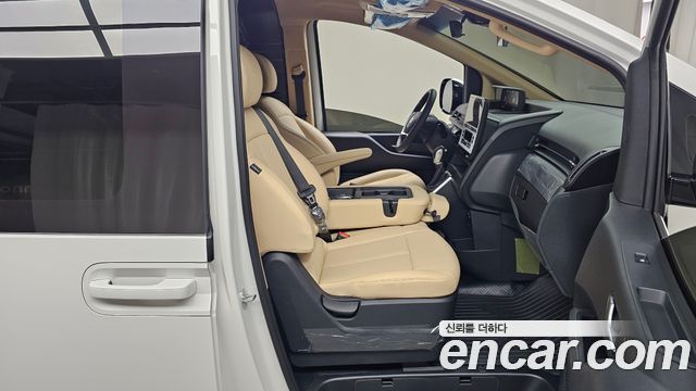 Hyundai Staria 2023 — photo 16