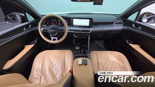 Kia K5 2023 — photo 10