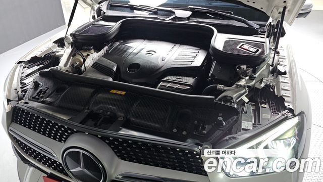 Mercedes-Benz GLE-Class 2023 — photo 6