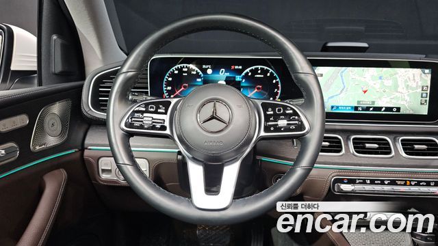 Mercedes-Benz GLE-Class 2023 — photo 17