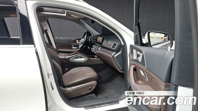 Mercedes-Benz GLE-Class 2023 — photo 24