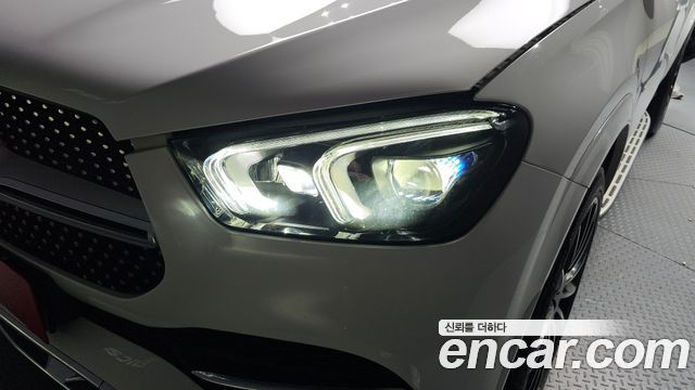 Mercedes-Benz GLE-Class 2023 — photo 8