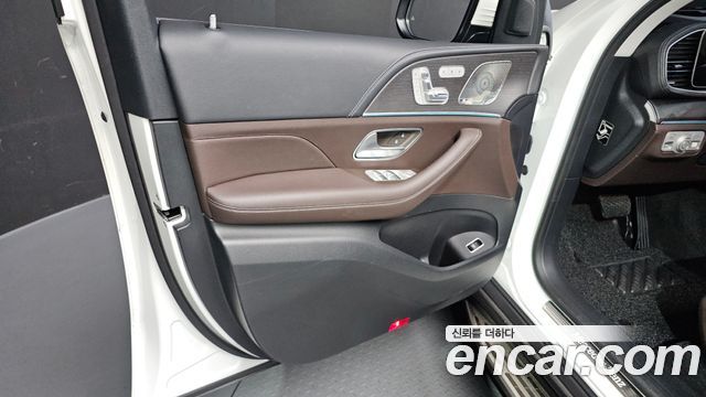 Mercedes-Benz GLE-Class 2023 — photo 14