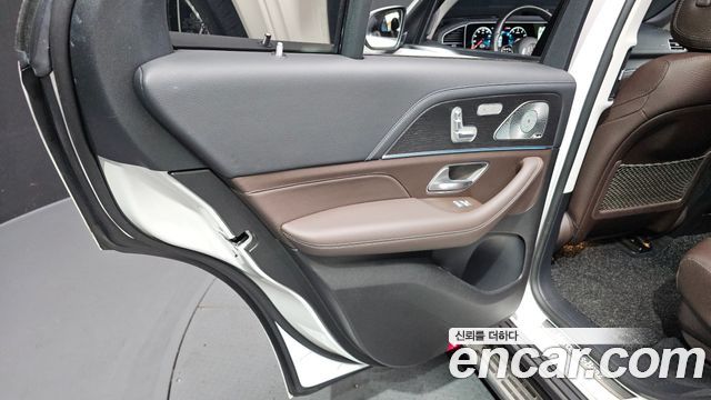 Mercedes-Benz GLE-Class 2023 — photo 15