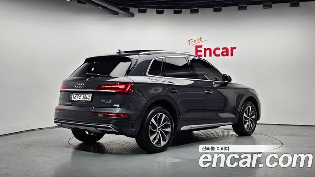 Audi Q5 2023 — photo 2