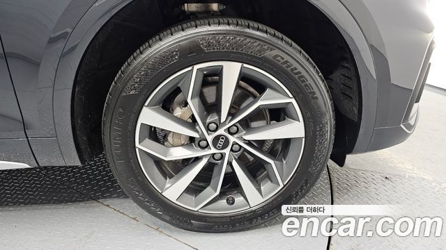 Audi Q5 2023 — photo 7